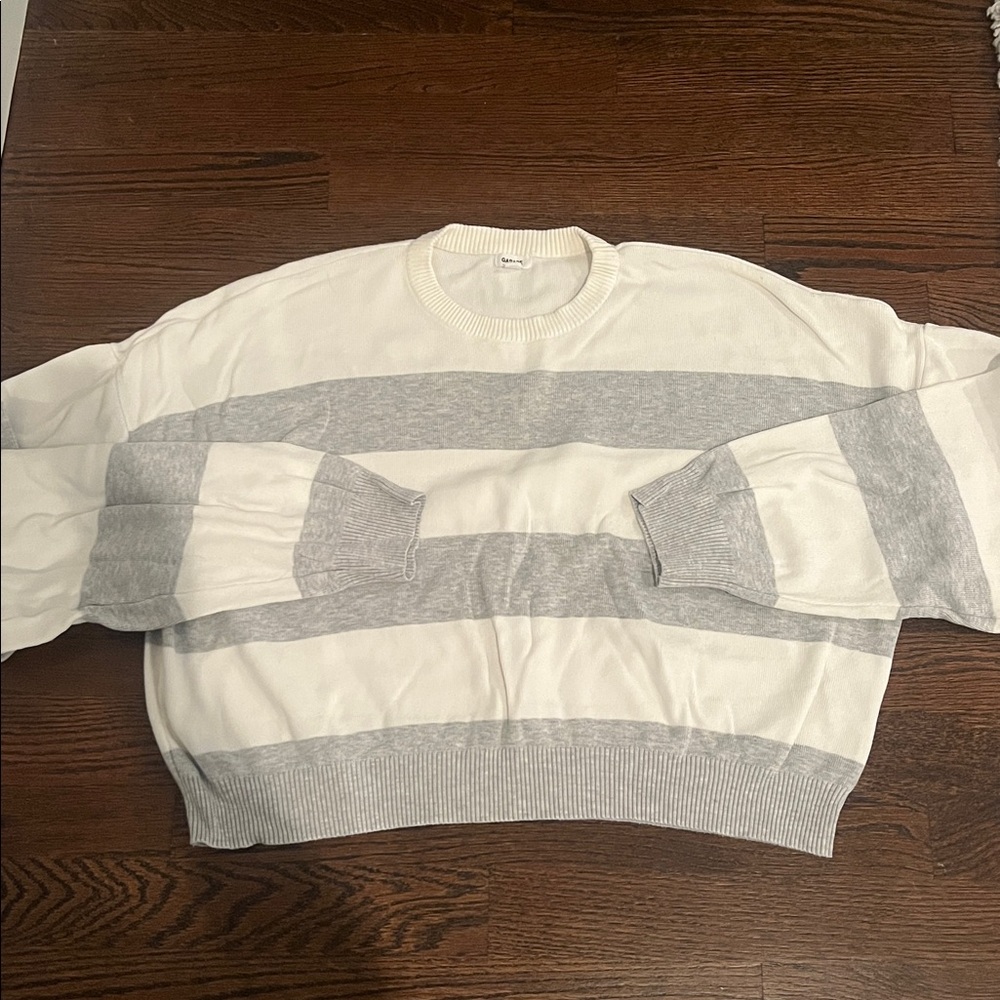 Women’s garage crewneck